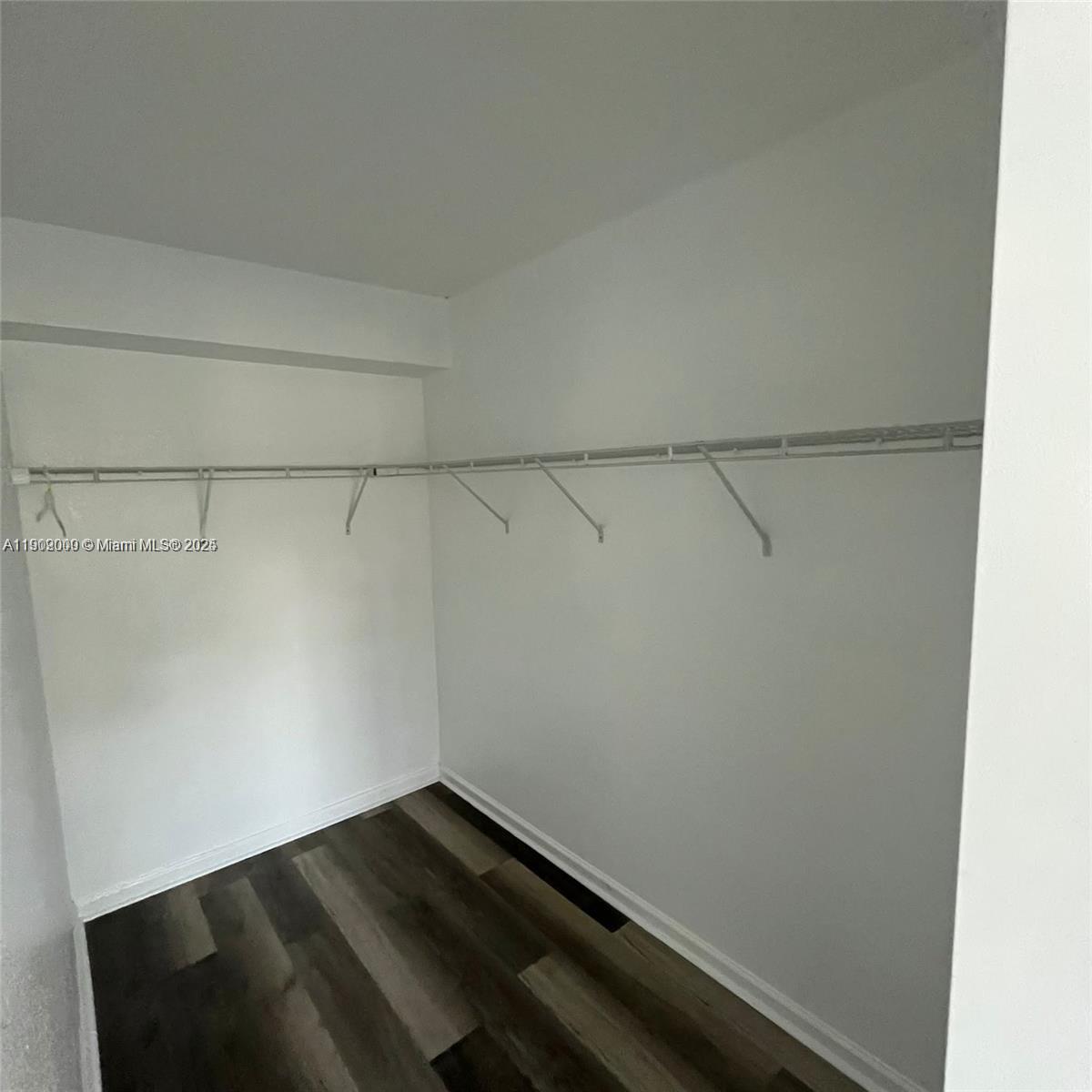 VISTA TRACE 8 CONDO - Residential Lease