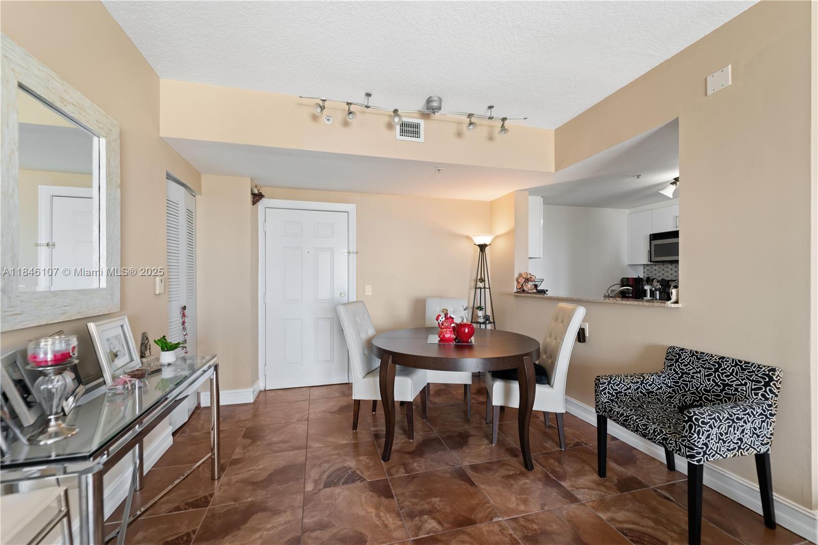 MEDITERRANEA CONDO - Residential