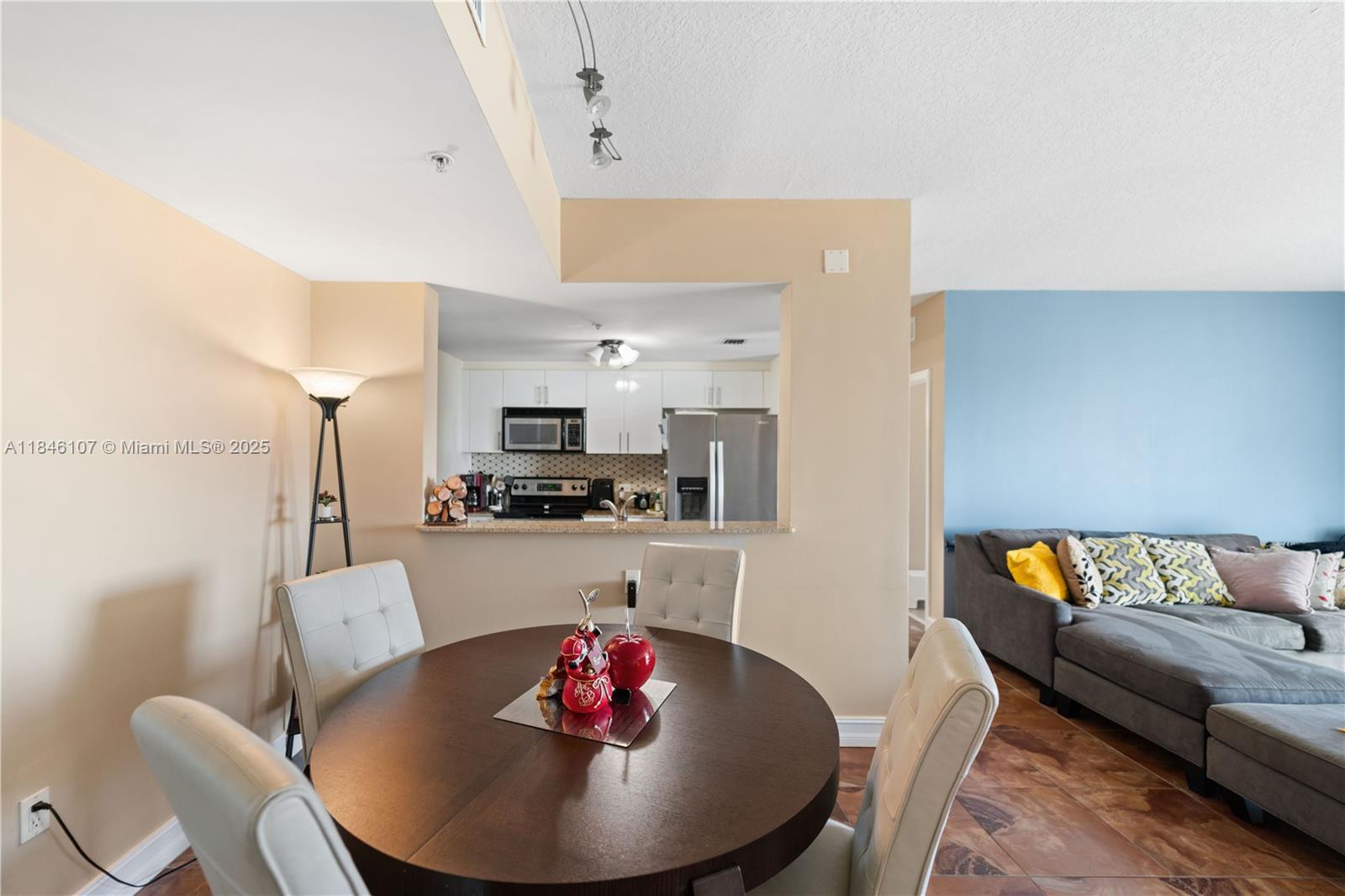 MEDITERRANEA CONDO - Residential