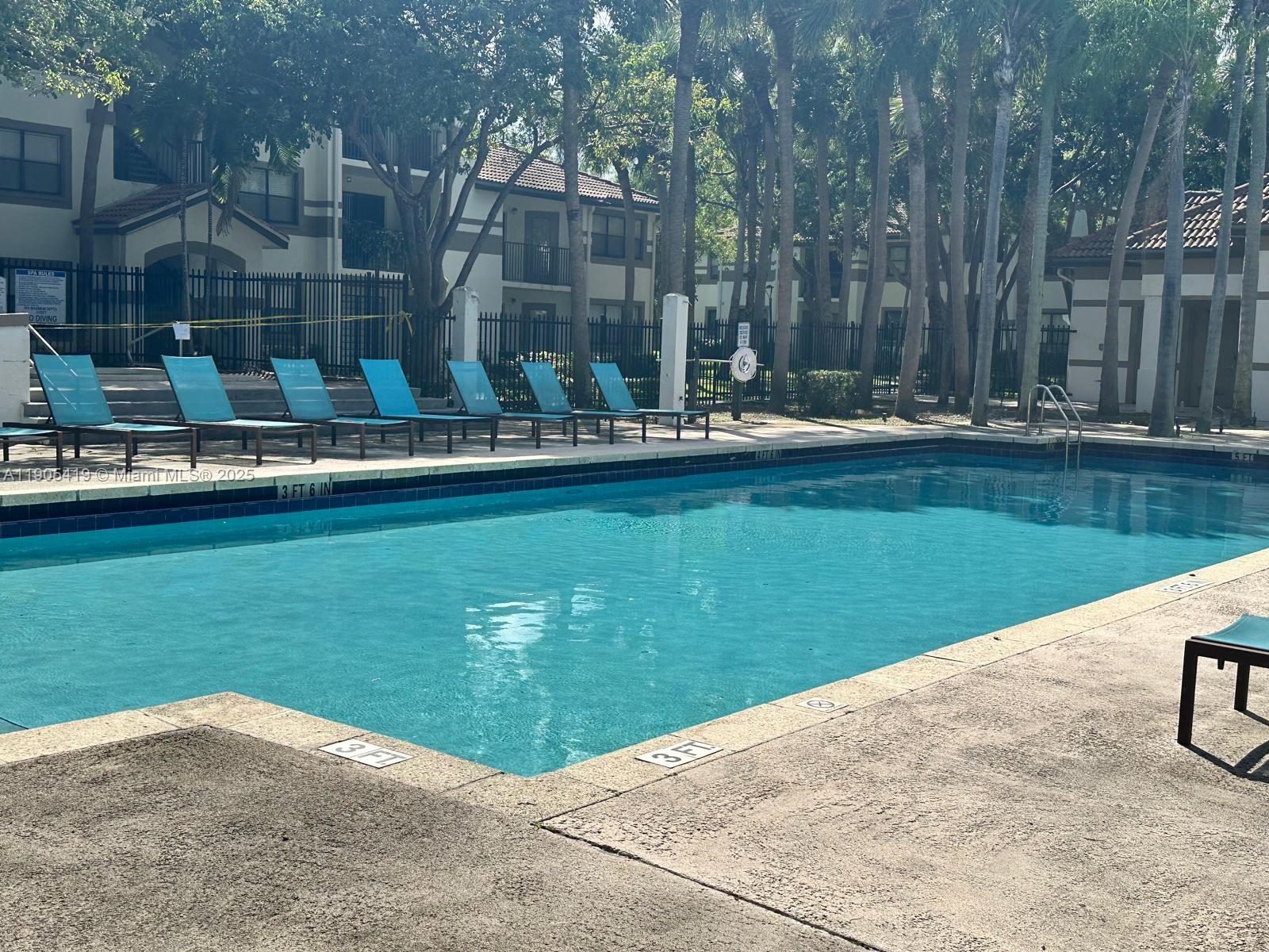 HOLLYWOOD PARC CONDOMINIU - Residential Lease