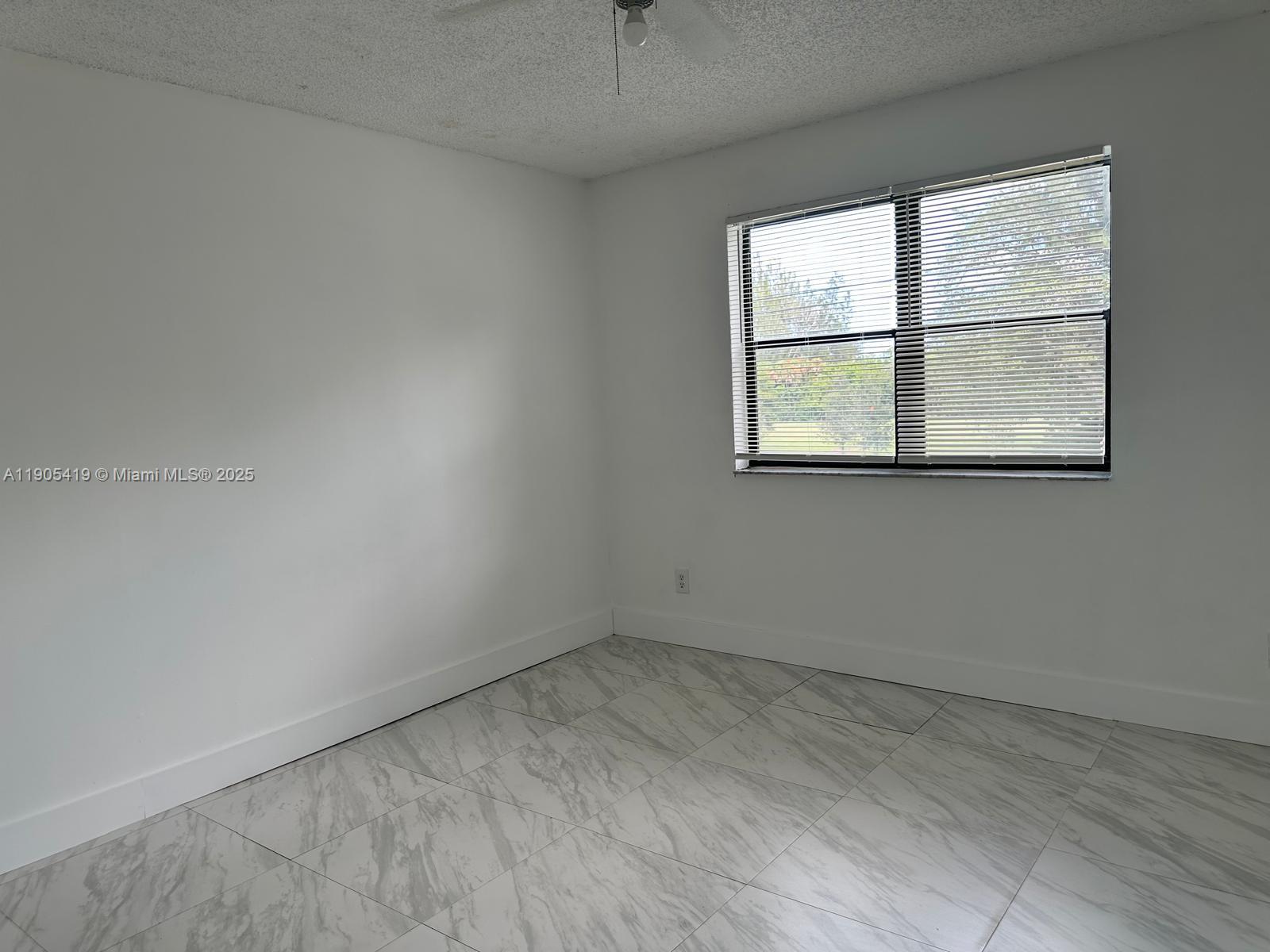 HOLLYWOOD PARC CONDOMINIU - Residential Lease