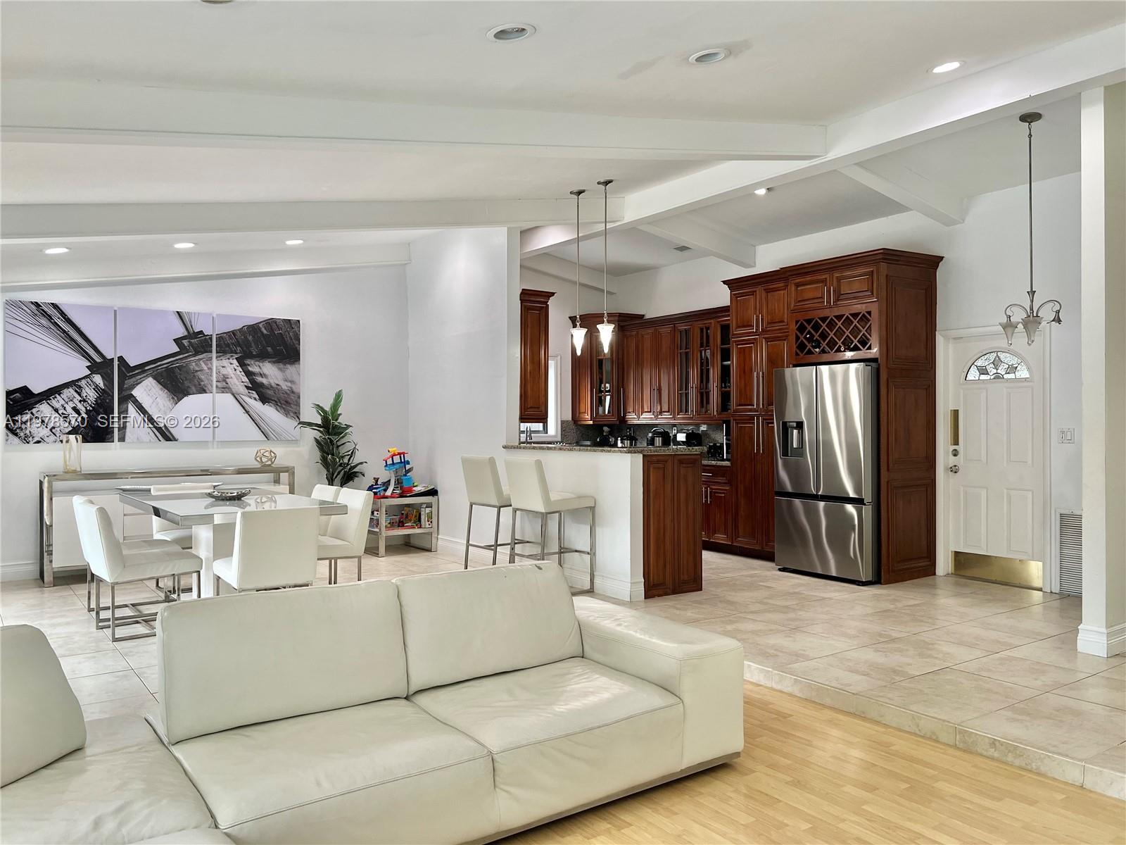 SHORES CALUSA - Residential