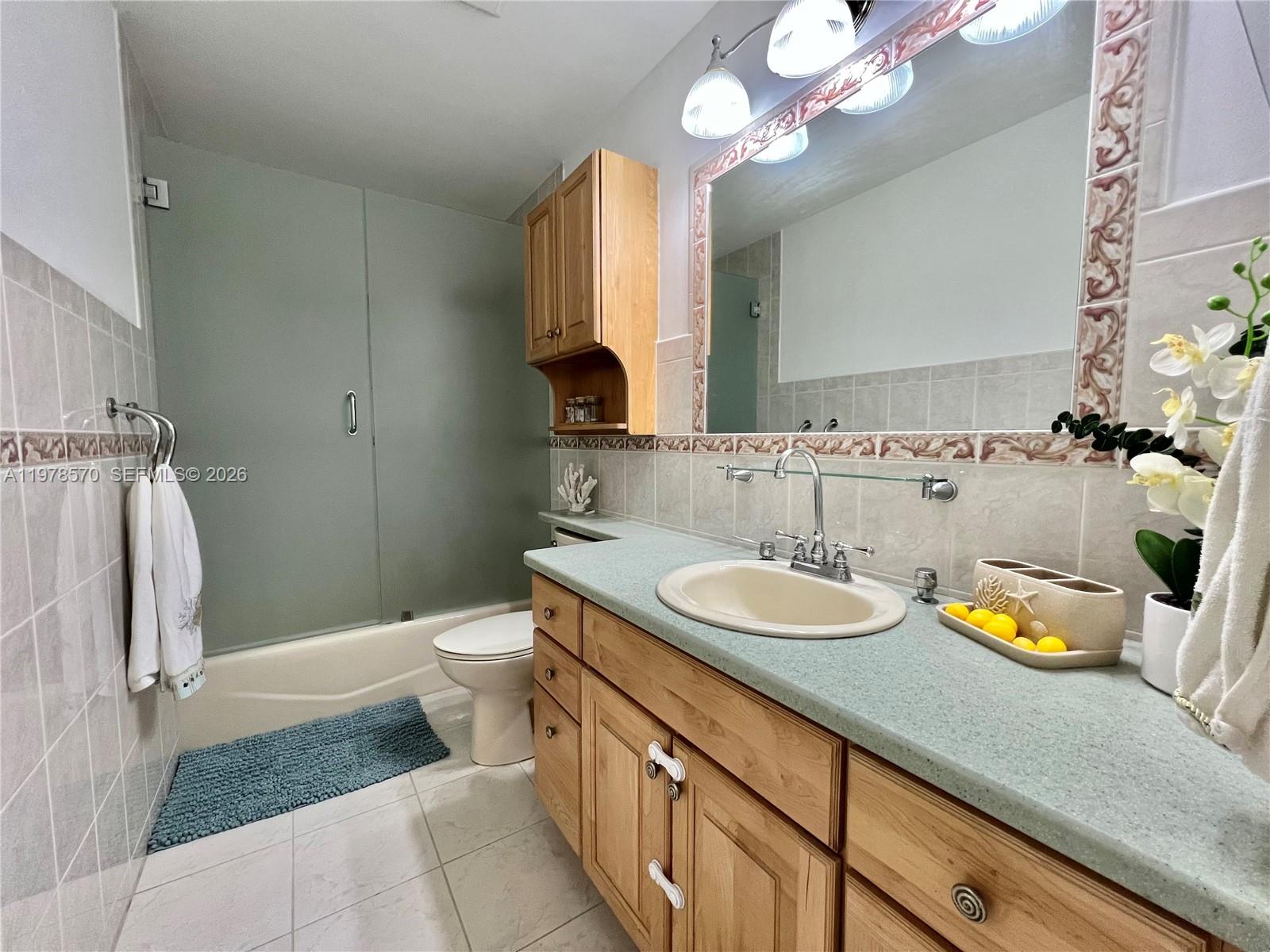 SHORES CALUSA - Residential