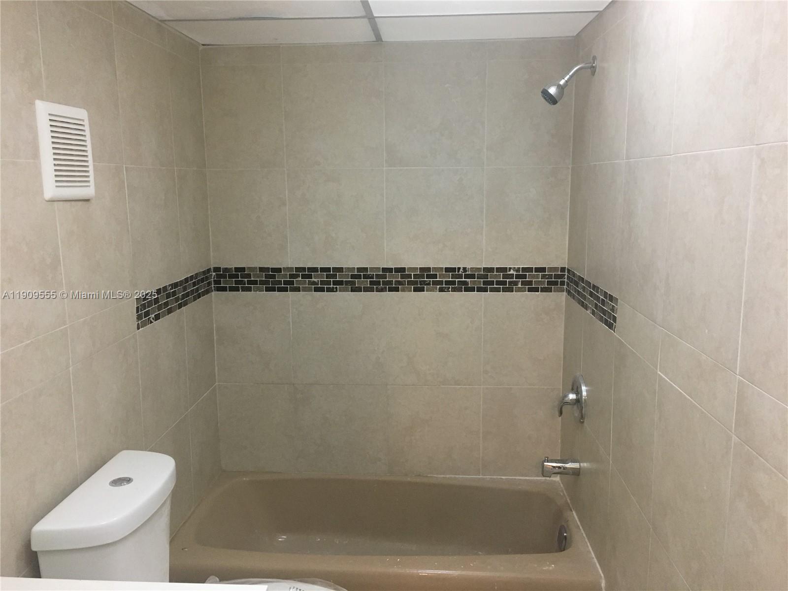 The Leeward Condo - Residential Lease