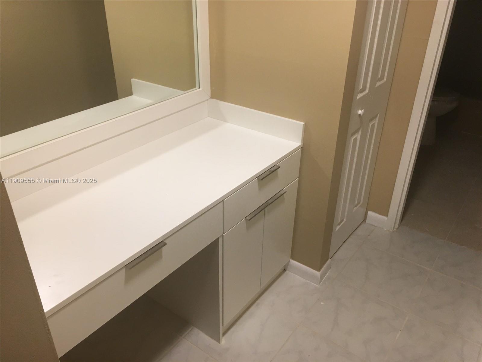 The Leeward Condo - Residential Lease