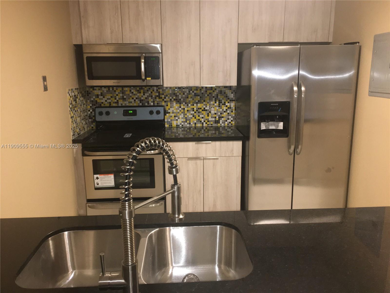 The Leeward Condo - Residential Lease