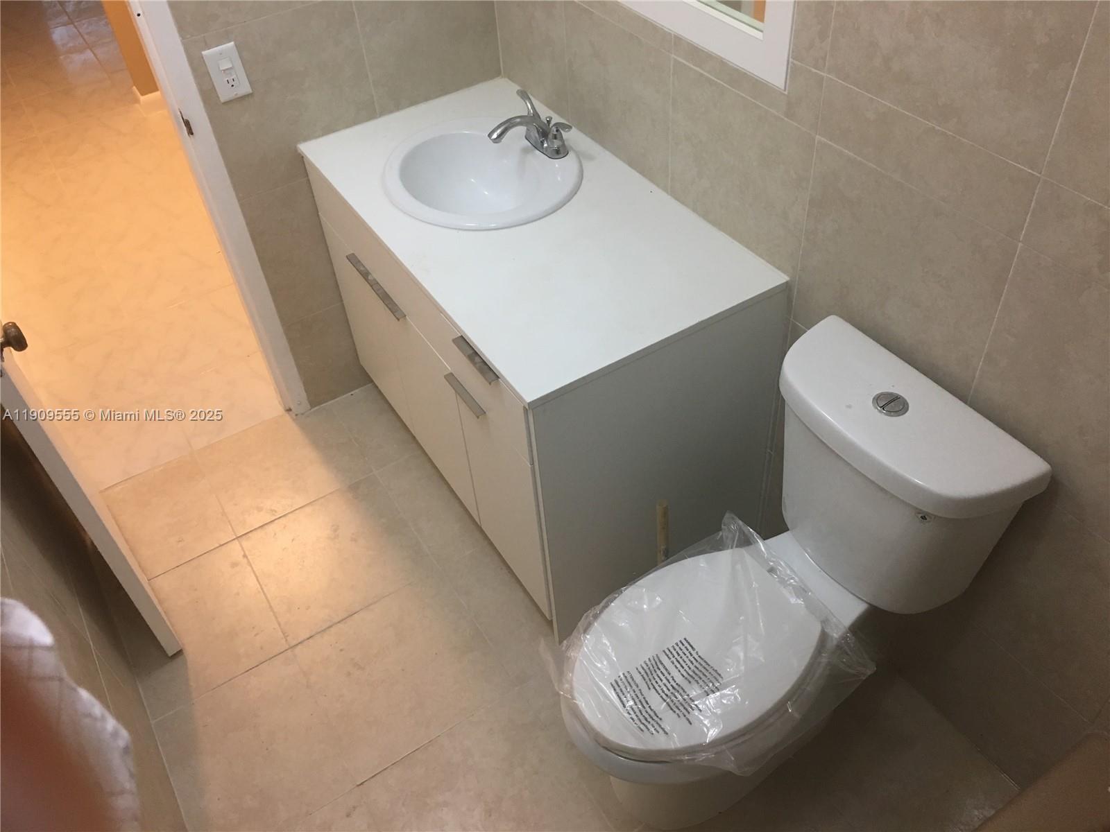 The Leeward Condo - Residential Lease