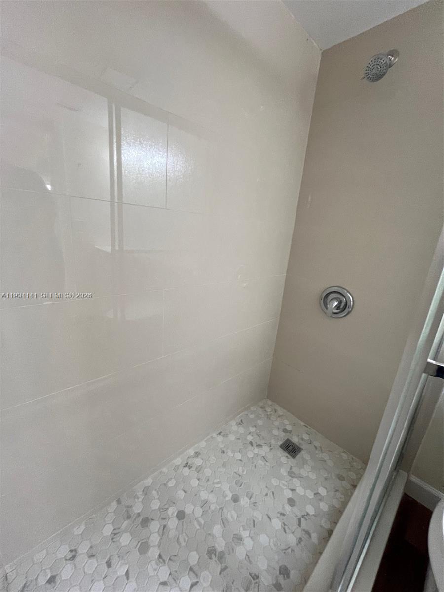 COVE CONDO PHASE I - Residential