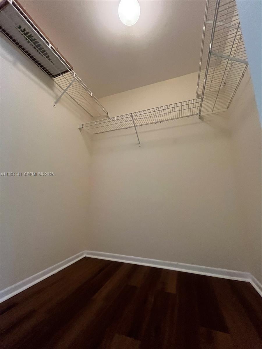 COVE CONDO PHASE I - Residential