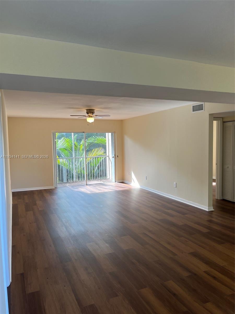 COVE CONDO PHASE I - Residential