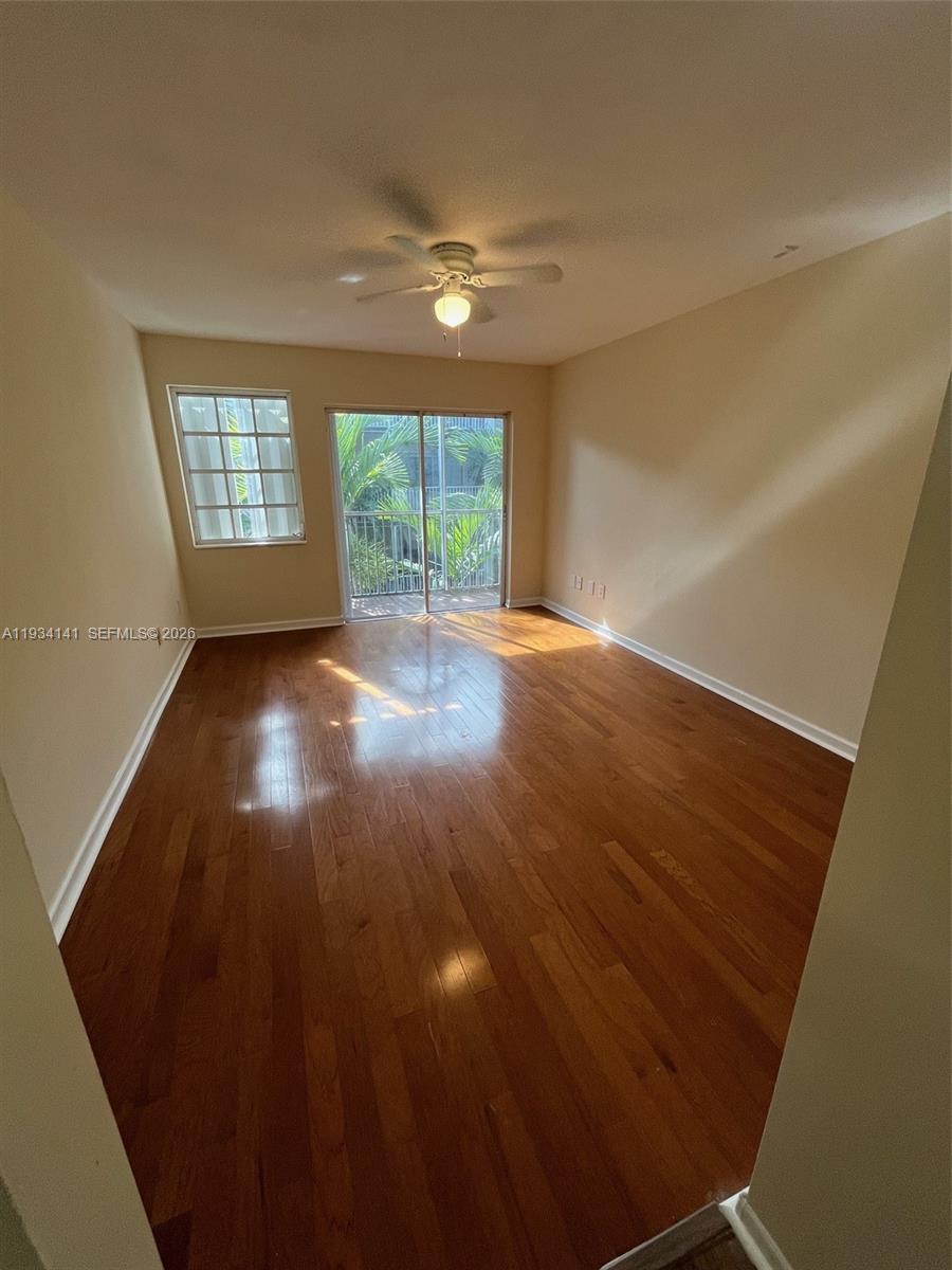 COVE CONDO PHASE I - Residential