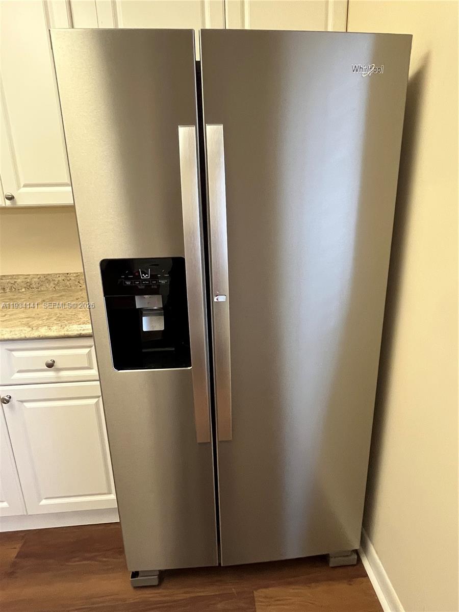 COVE CONDO PHASE I - Residential