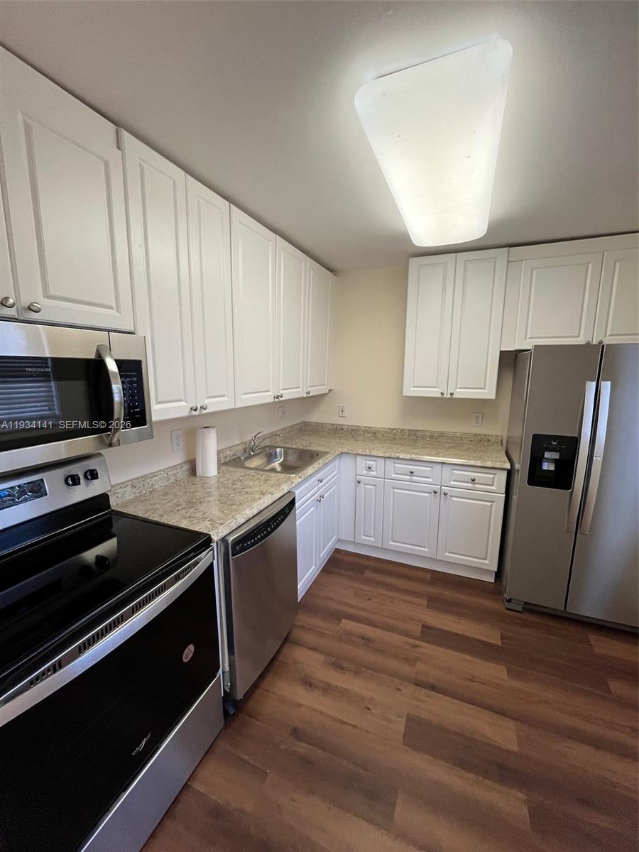 COVE CONDO PHASE I - Residential