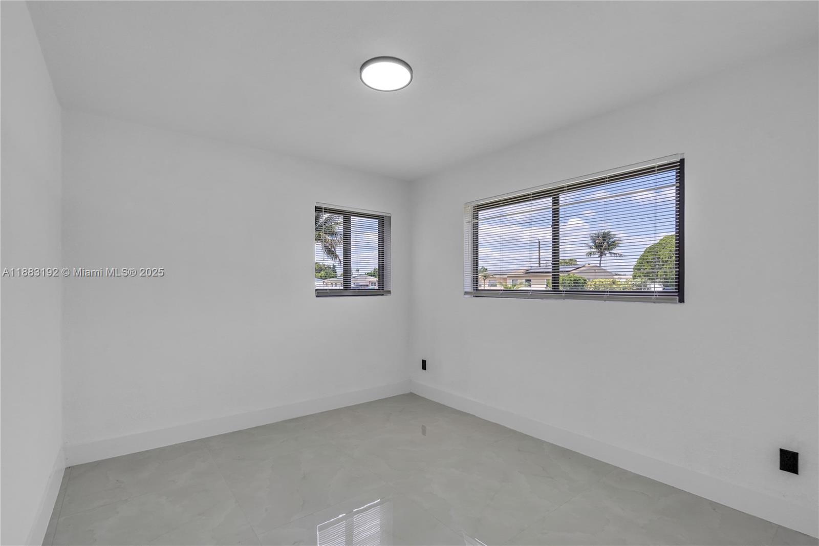 NORWOOD 4TH ADDN - Residential Lease