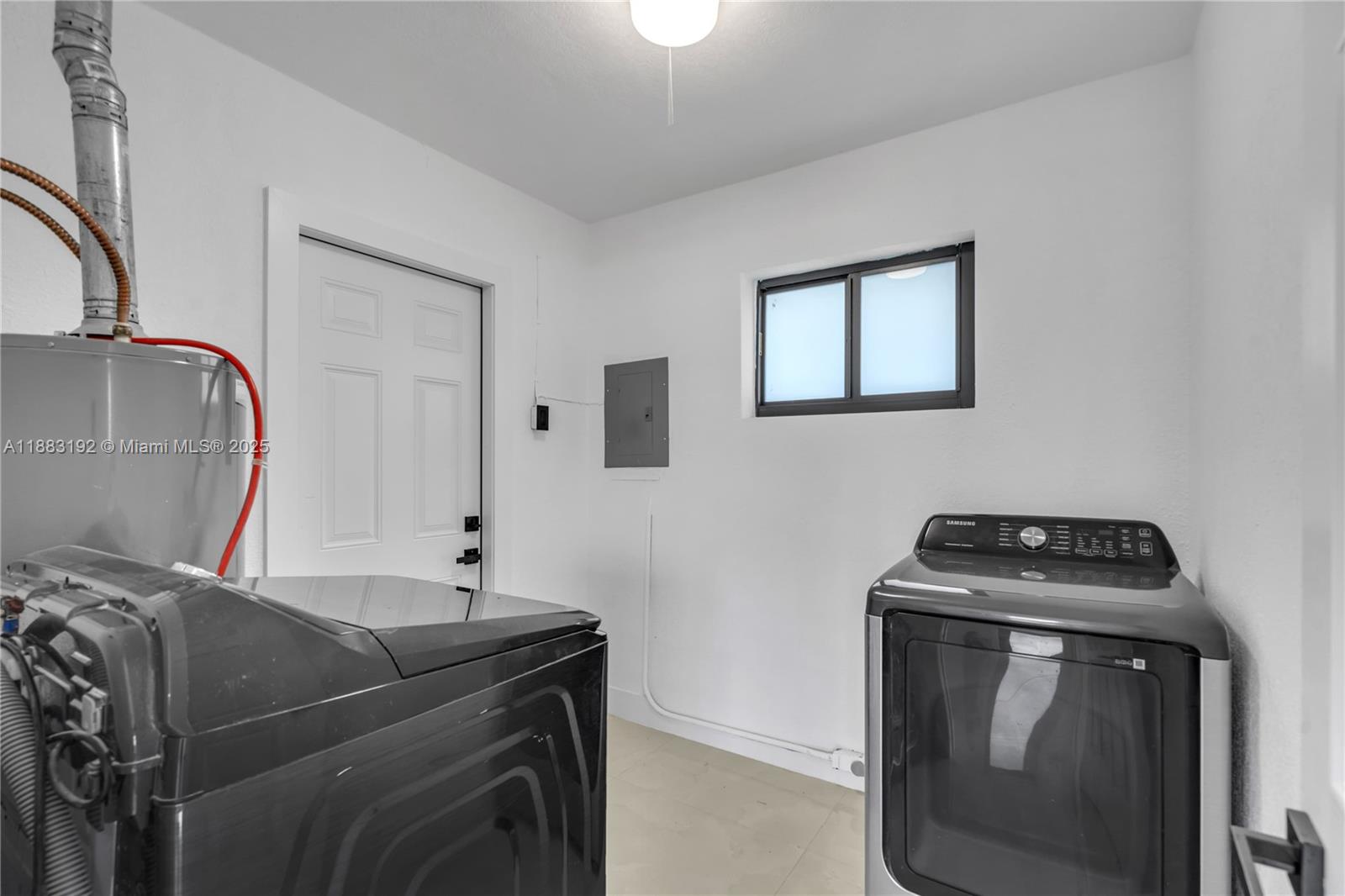 NORWOOD 4TH ADDN - Residential Lease