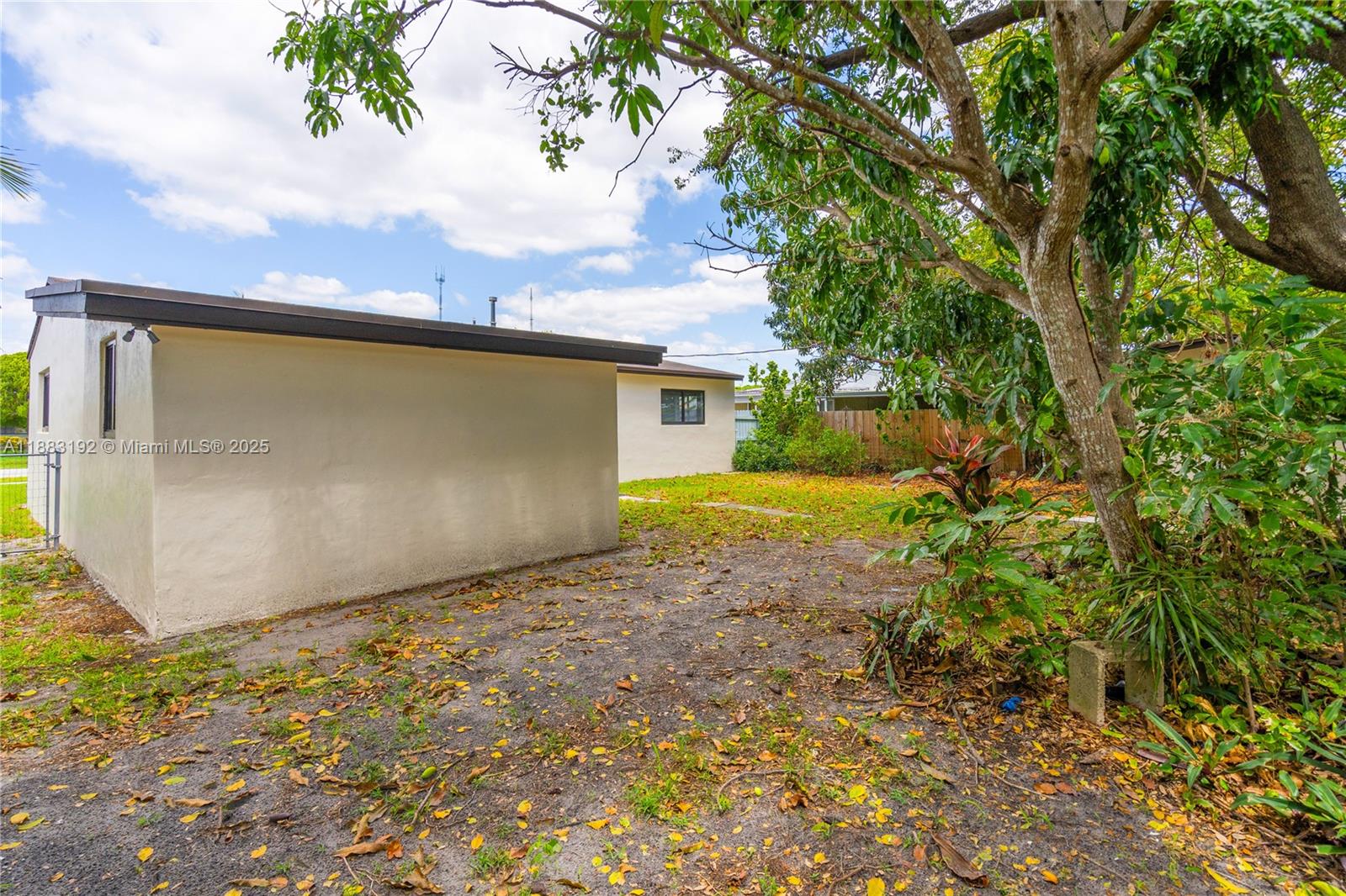 NORWOOD 4TH ADDN - Residential Lease
