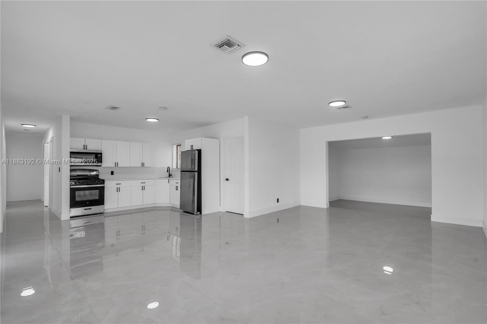 NORWOOD 4TH ADDN - Residential Lease