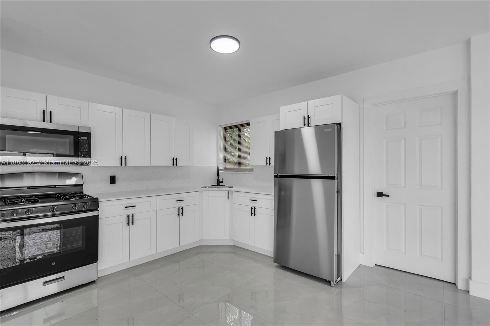 NORWOOD 4TH ADDN - Residential Lease
