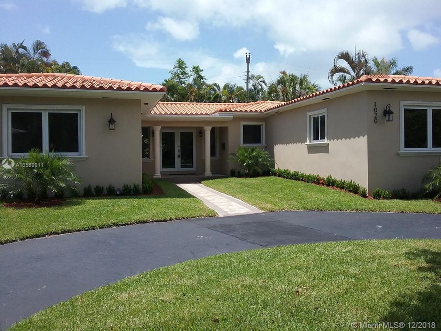 HOUSE- Renovated 3 bedroom+ den/ 3 bathrooms, Unfurnished. Large interior square footage approx 2,420, well-kept backyard, perfect for barbequing. Chef friendly gourmet kitchen, double ovens, quartz countertops. Open floor plan, and travertine floors throughout, washer/ dryer utility room. New roof, plumbing, electrical, impact windows, and HVAC.  

Located in a gated island with a public golf course. Family-friendly community. A few steps from the bay and million dollar homes. Amenities include a golf course, clubhouse, tennis courts, playground, and outdoor circuit equipment.

Tenant occupied. Appointment required.