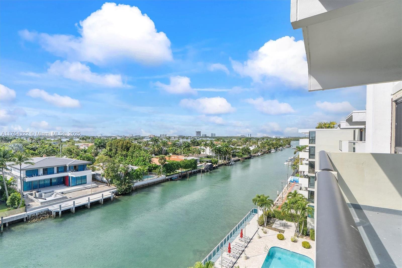 9800 W Bay Harbor Dr 710, Bay Harbor Islands, Miami-Dade County, Florida - 2 Bedrooms  
2 Bathrooms - 