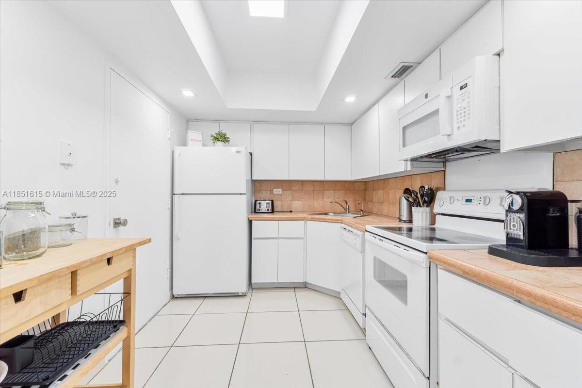 THE PAVILION CONDO - Residential