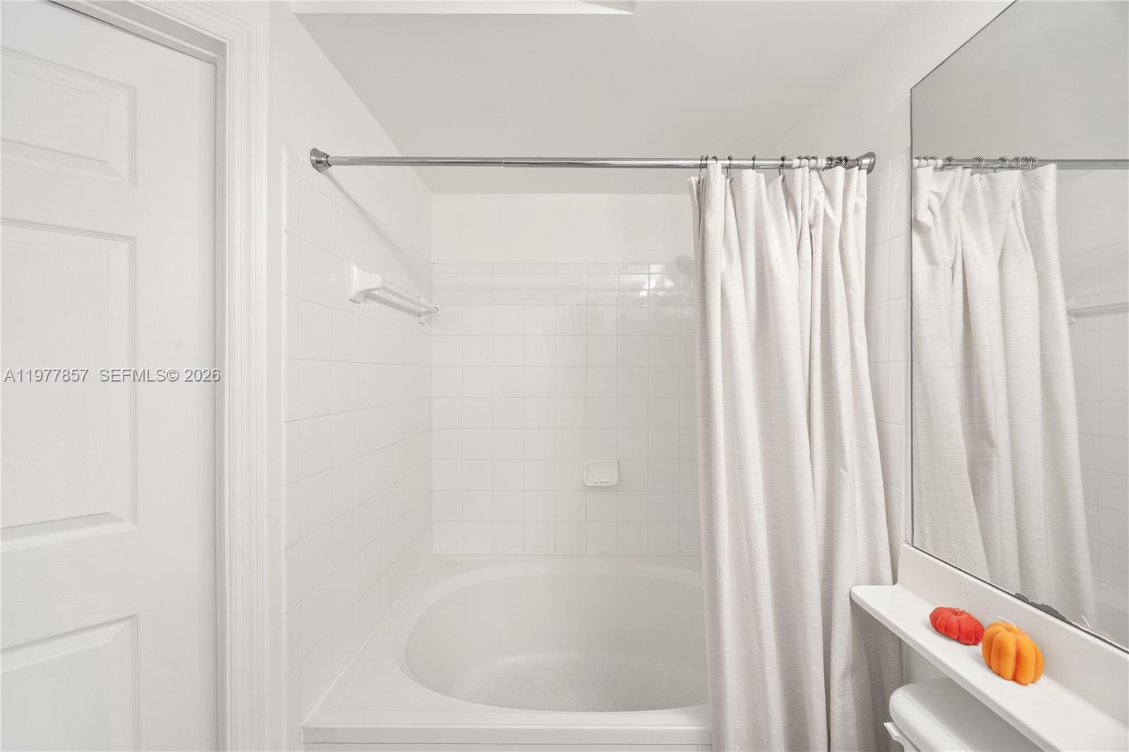 PORTO BELLAGIO CONDO - Residential