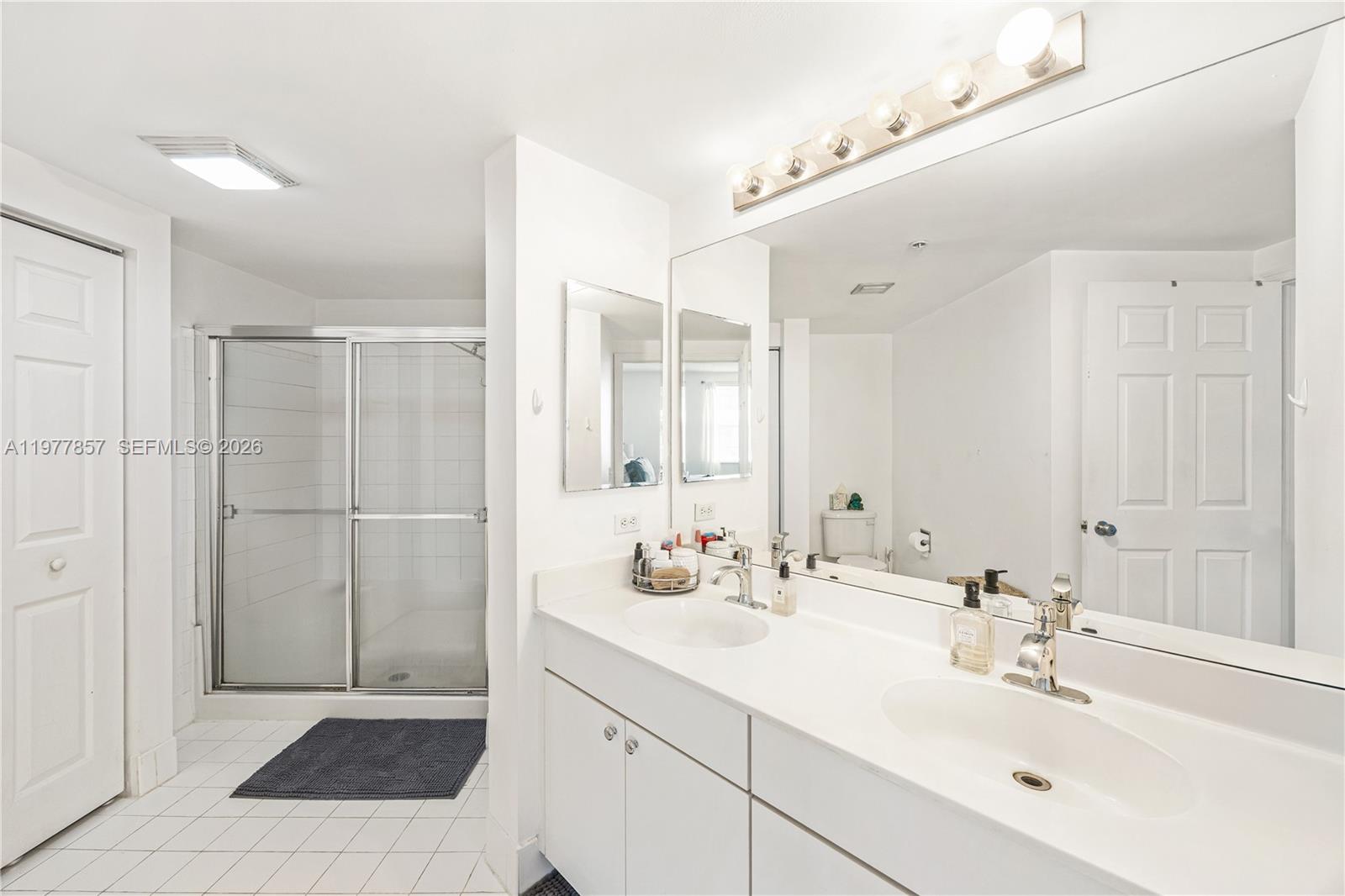 PORTO BELLAGIO CONDO - Residential