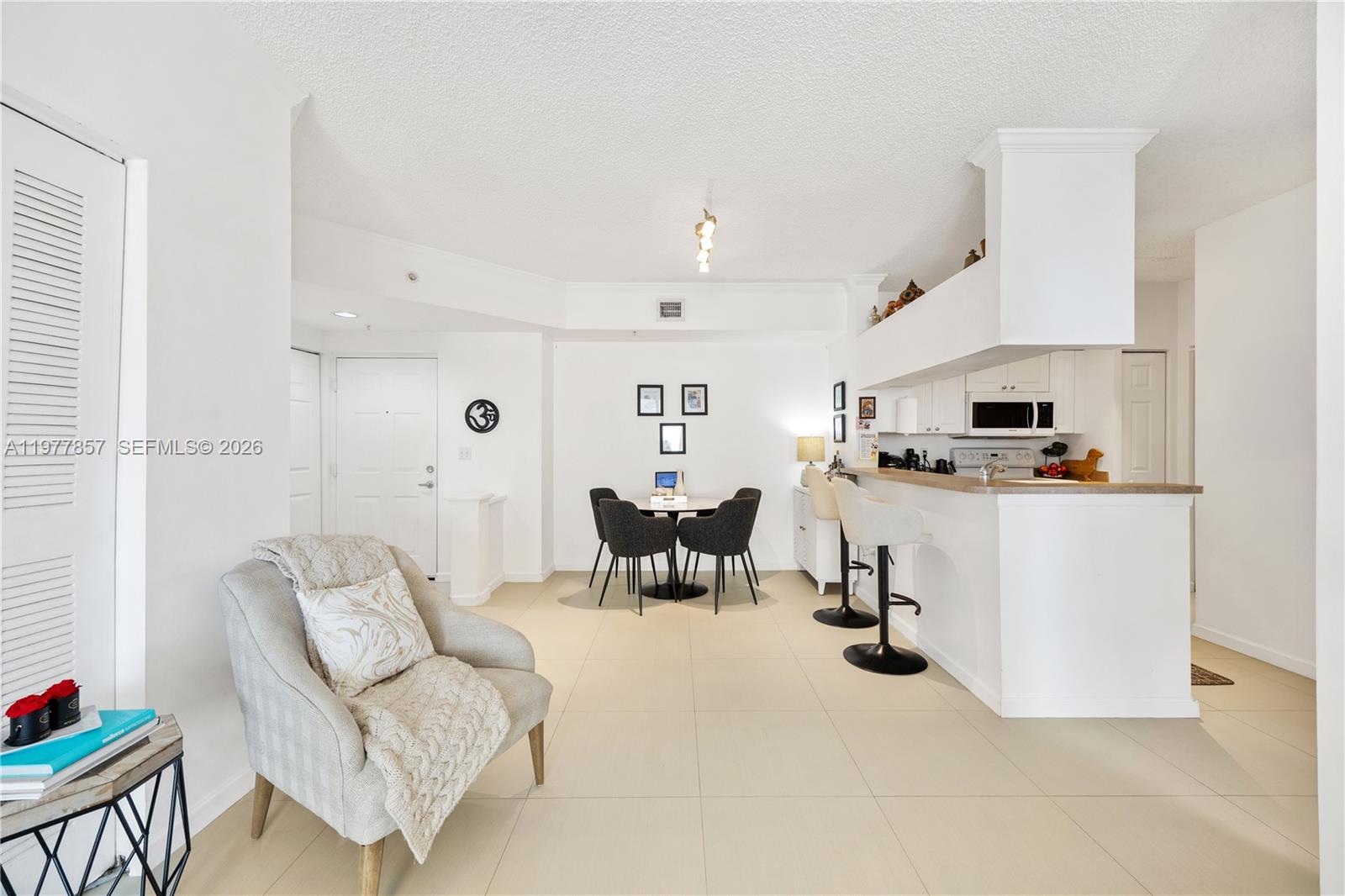 PORTO BELLAGIO CONDO - Residential