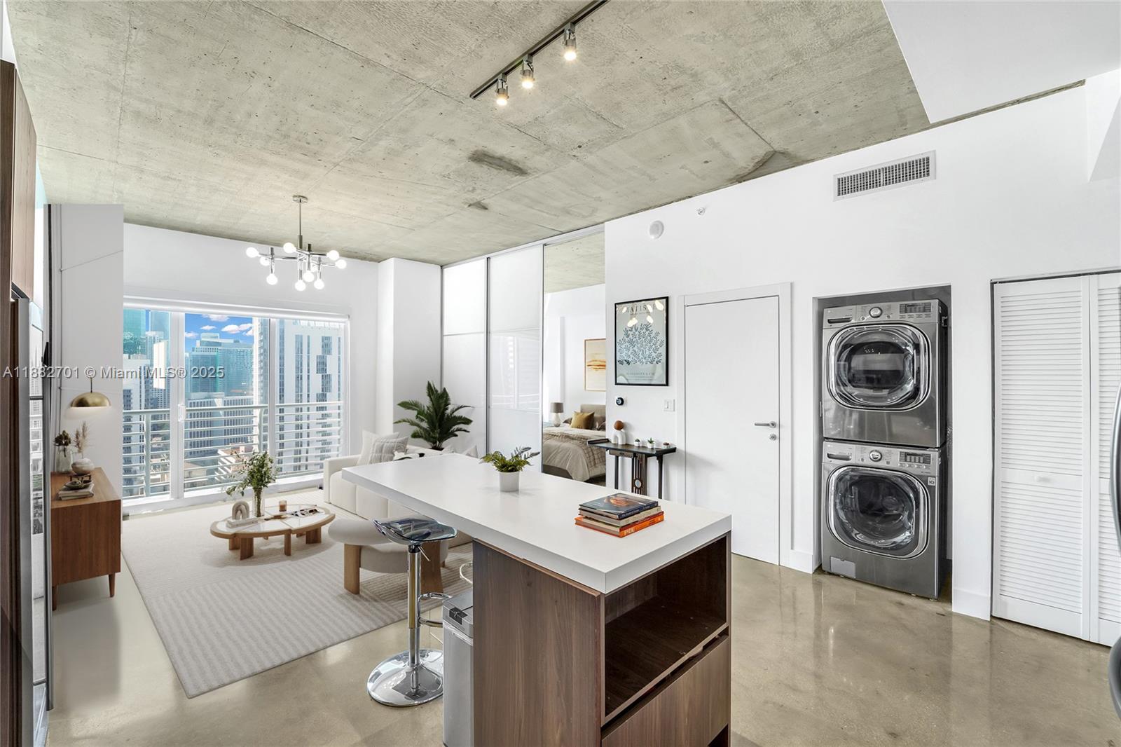 THE LOFT DOWNTOWN II COND - Residential