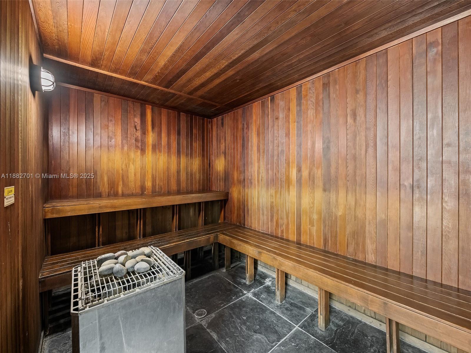 THE LOFT DOWNTOWN II COND - Residential