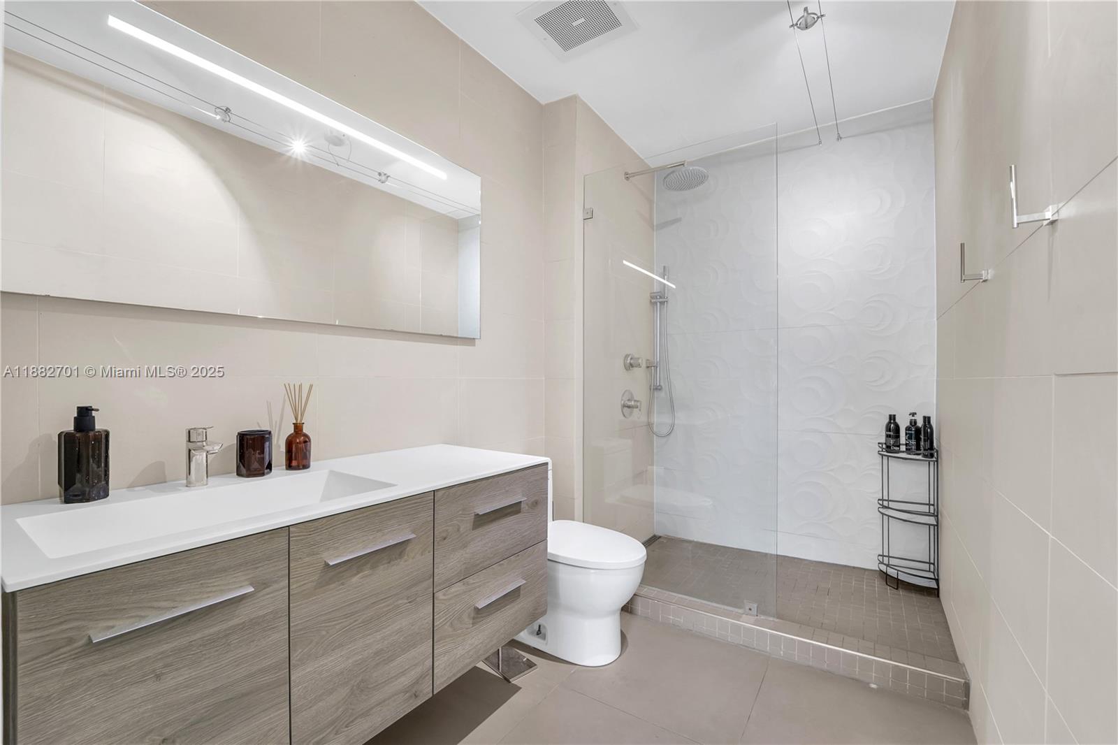 THE LOFT DOWNTOWN II COND - Residential