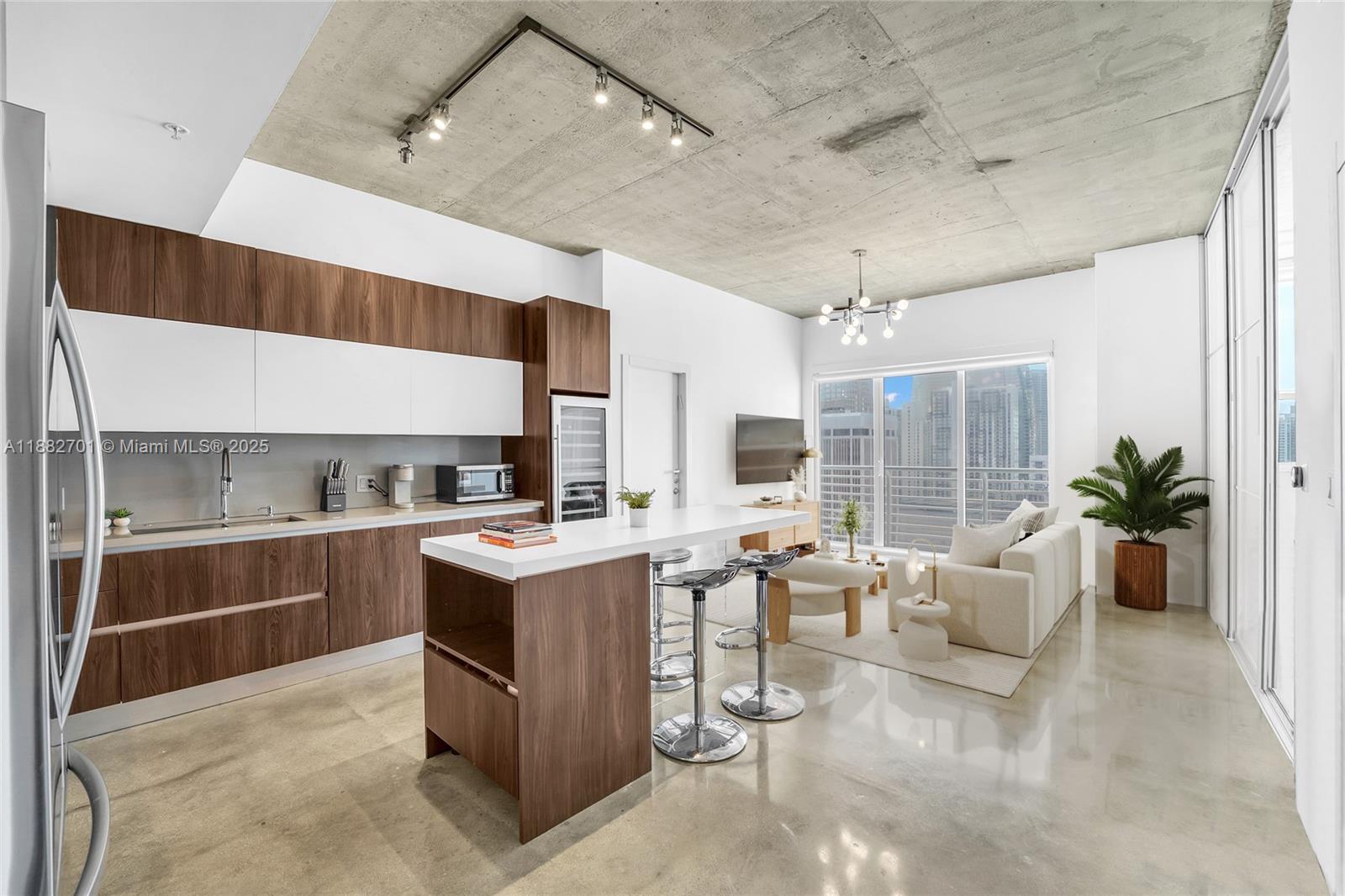 THE LOFT DOWNTOWN II COND - Residential