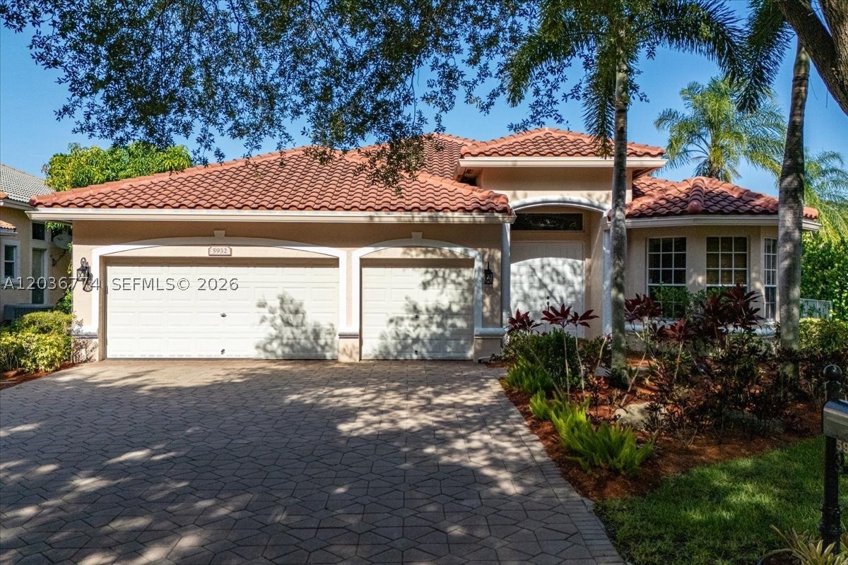 5932 NW 56th Cir