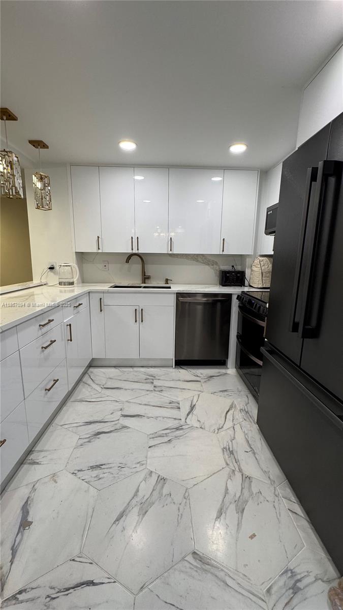 HEMISPHERES CONDO - Residential Lease