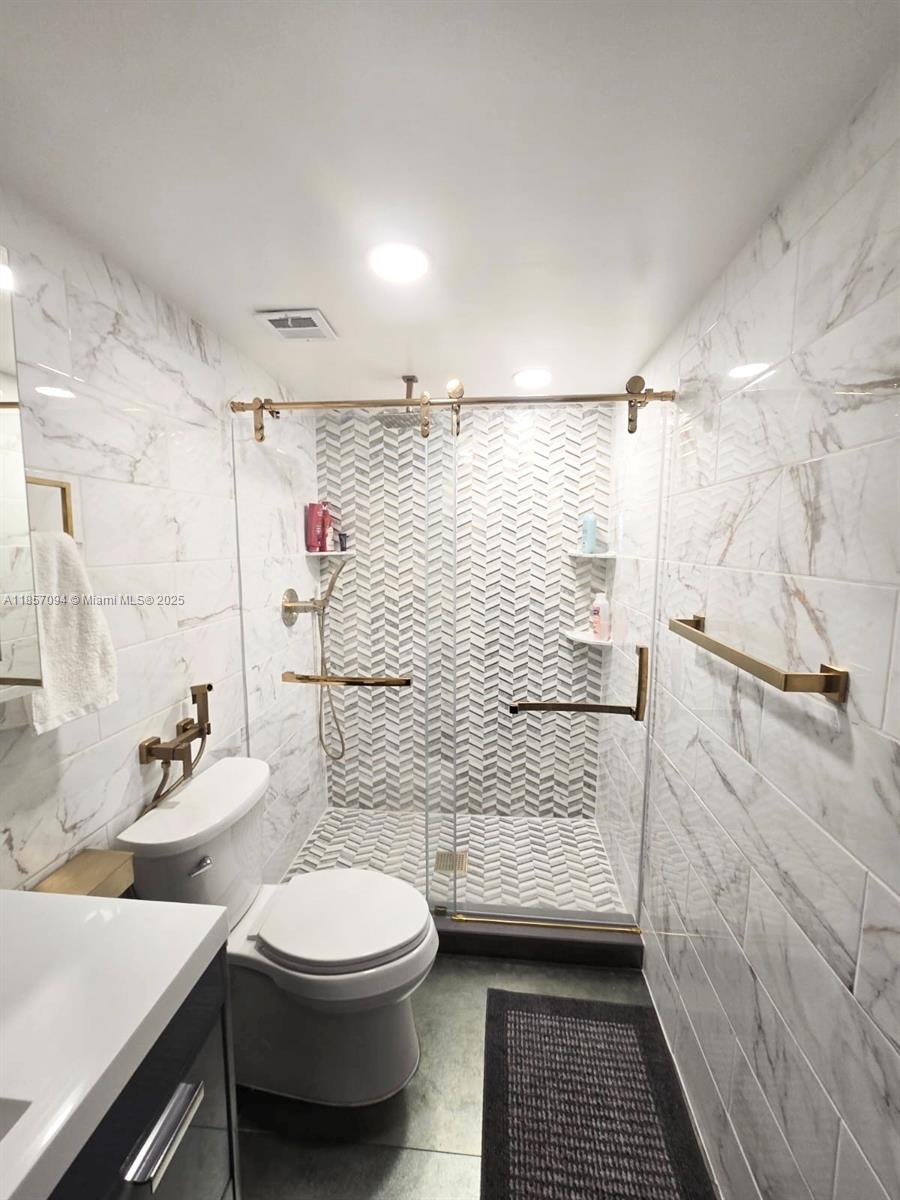 HEMISPHERES CONDO - Residential Lease