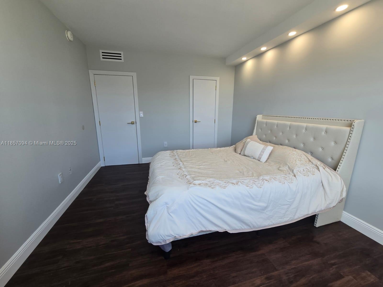 HEMISPHERES CONDO - Residential Lease