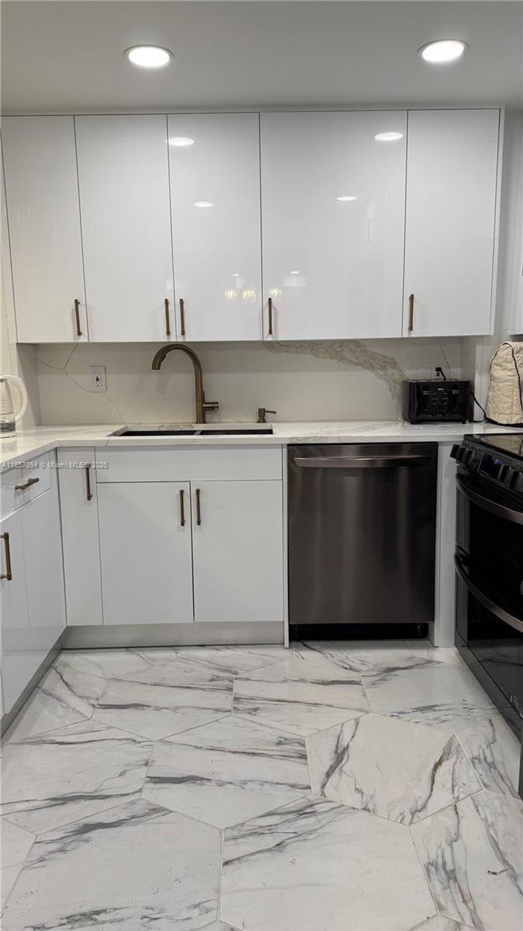 Photo of Hallandale Beach, FL 33009 (MLS # A11857094)