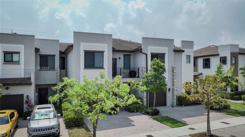 Townhouse in Miami FL 20600 2nd Ct.jpg