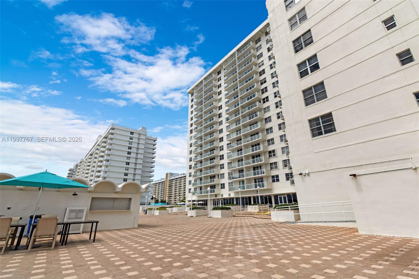 ARLEN BEACH CONDO - Residential