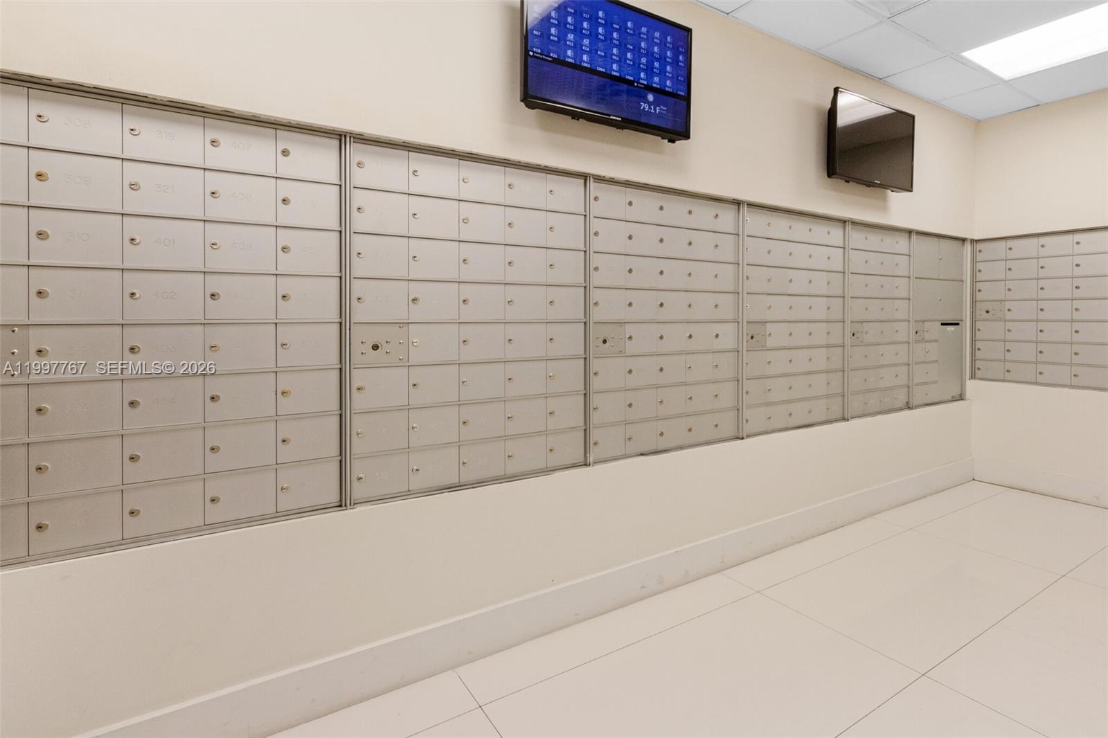 ARLEN BEACH CONDO - Residential