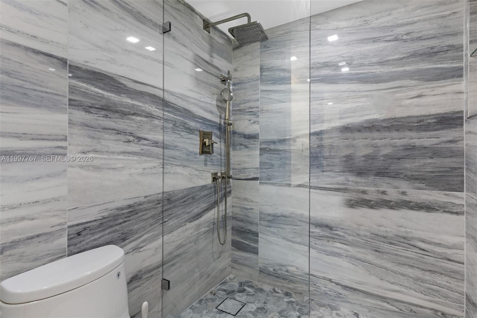 ARLEN BEACH CONDO - Residential