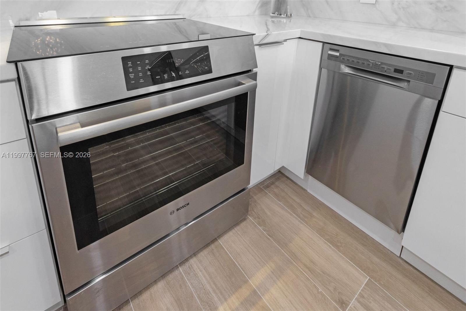 ARLEN BEACH CONDO - Residential