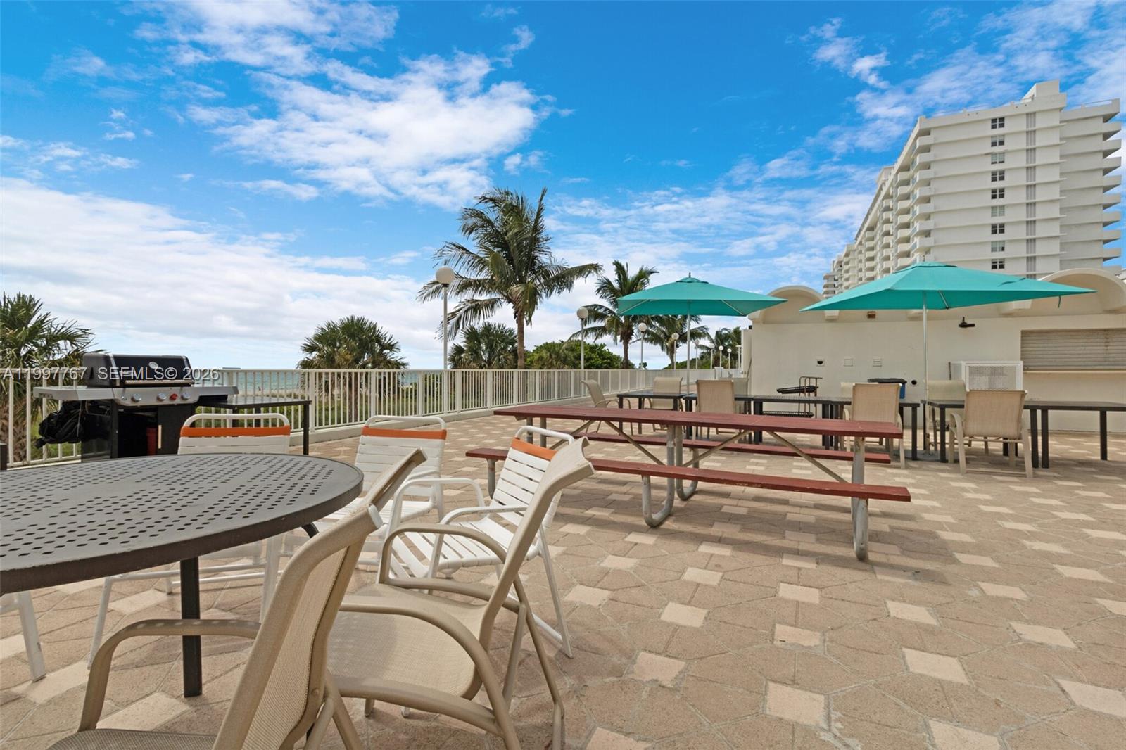 ARLEN BEACH CONDO - Residential
