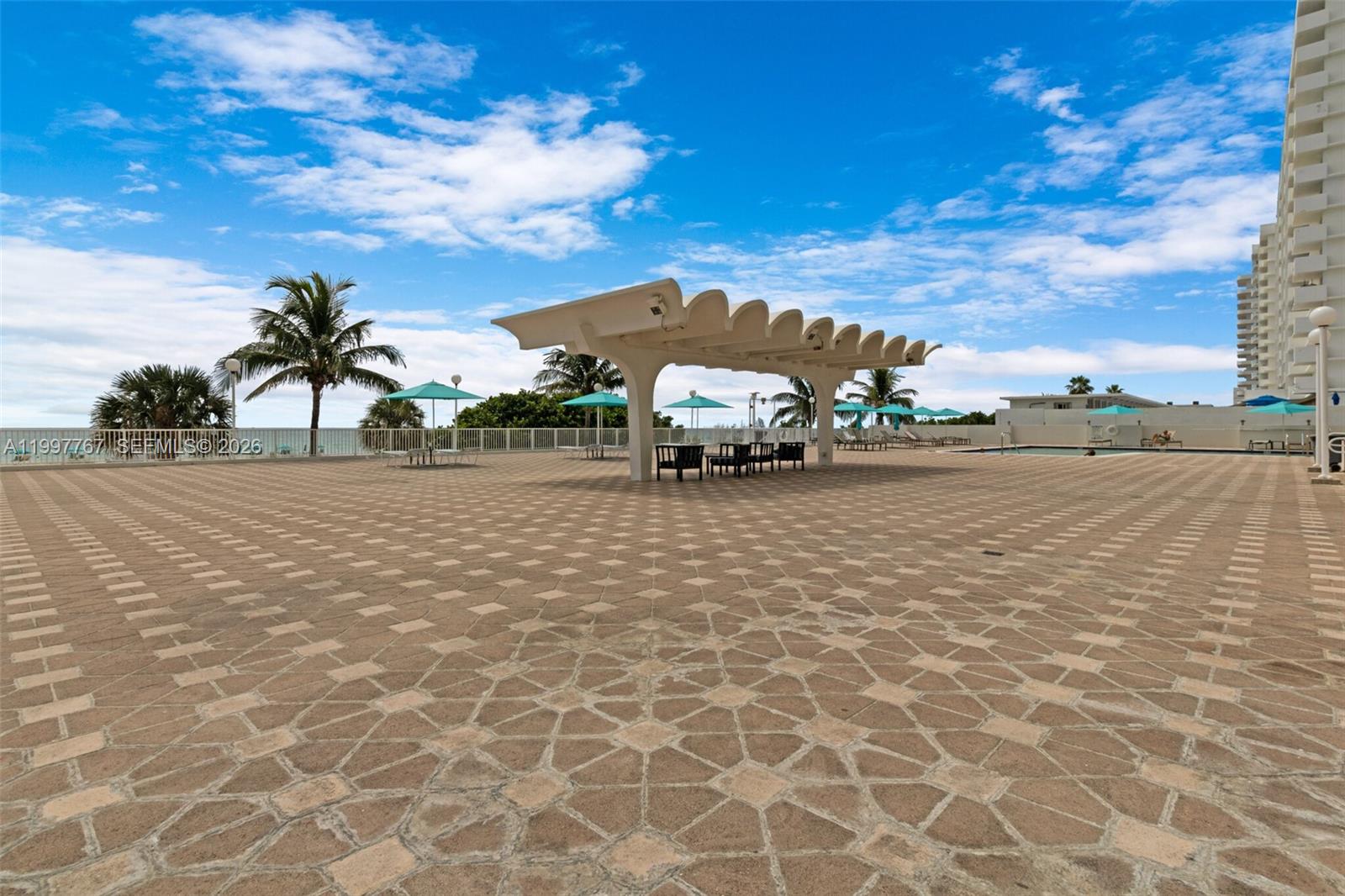 ARLEN BEACH CONDO - Residential