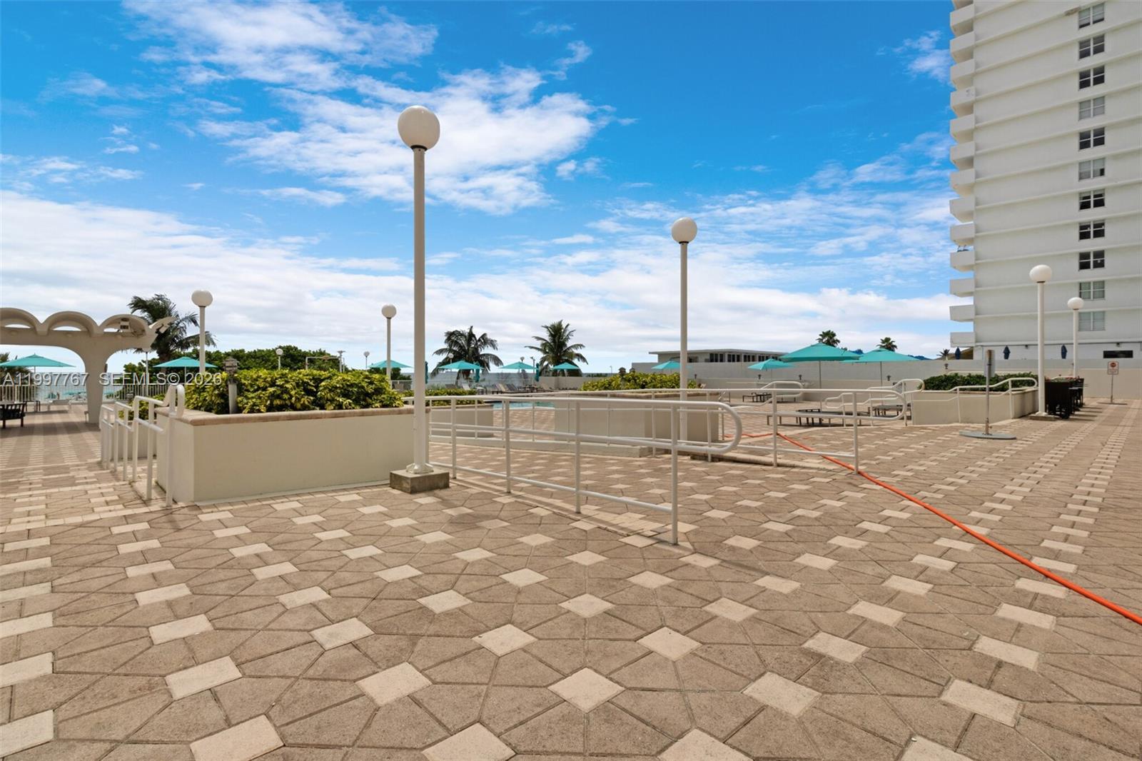 ARLEN BEACH CONDO - Residential