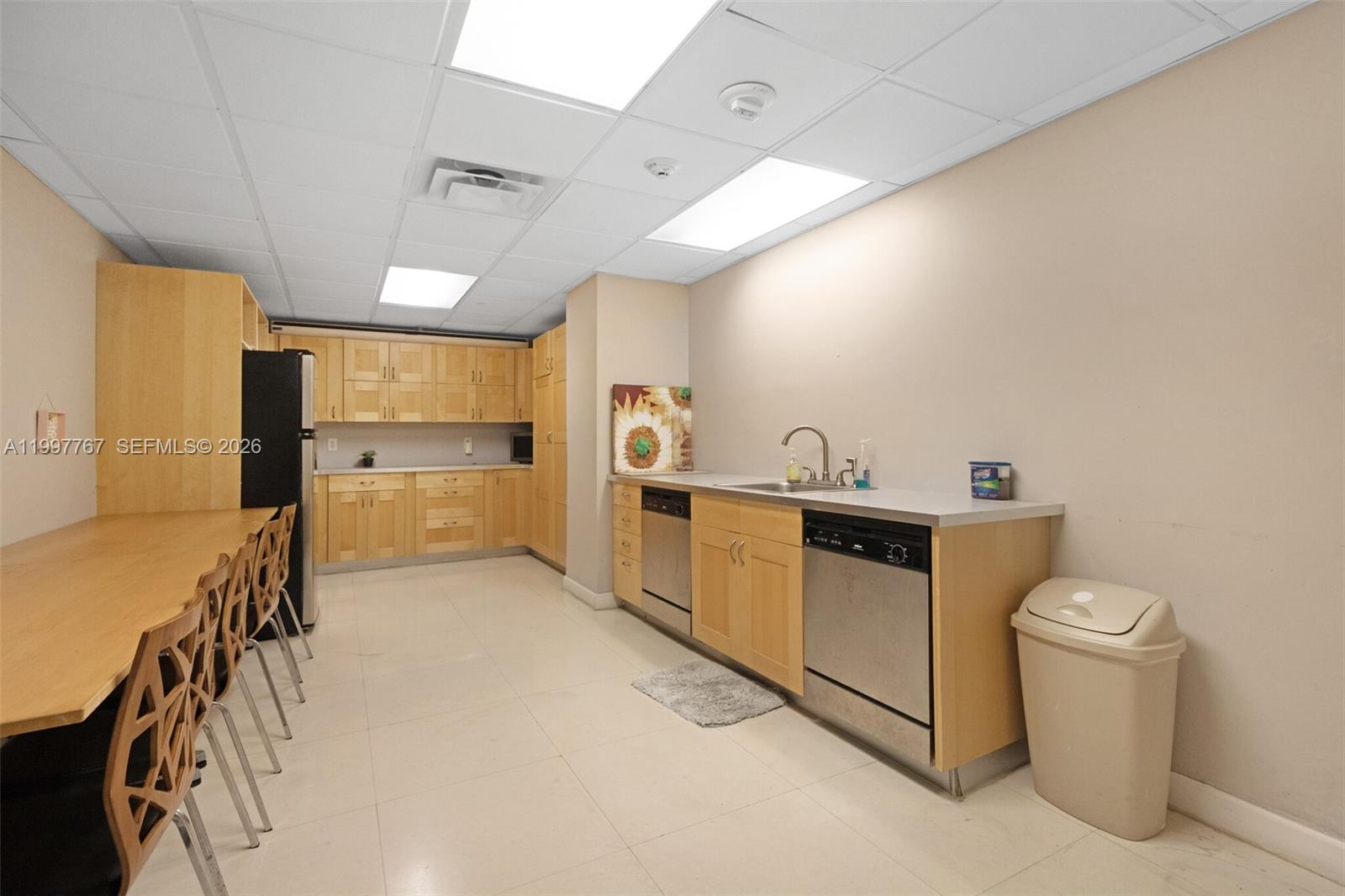 ARLEN BEACH CONDO - Residential