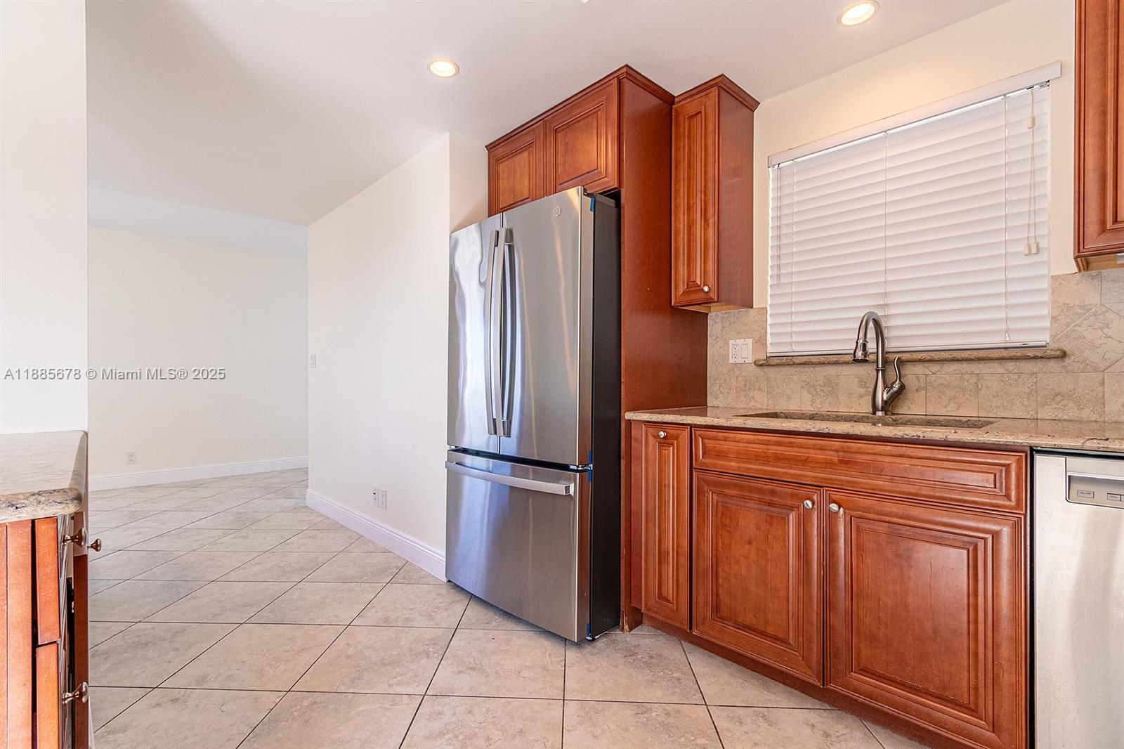 DORSEY ARMS CONDO - Residential Lease