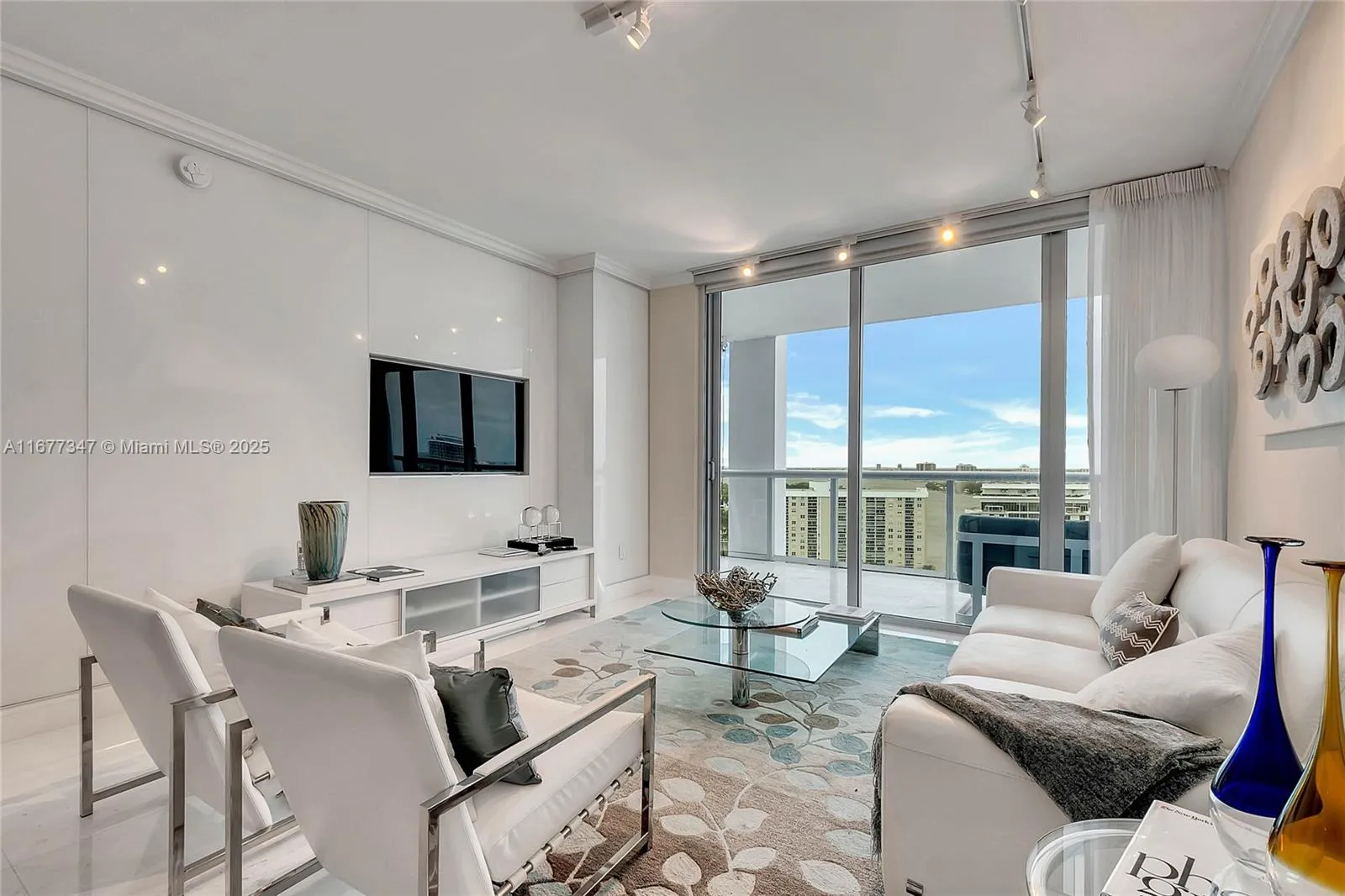 Miami Beach, Florida 33141, United States, 2 Bedrooms Bedrooms, ,2 BathroomsBathrooms,Residential,Active,38298