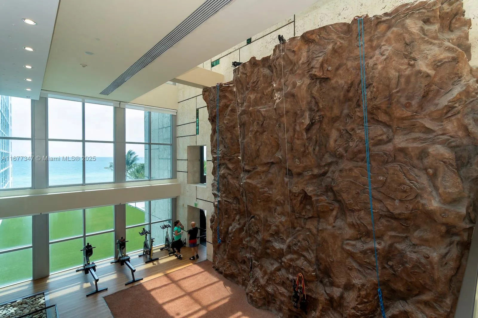 Miami Beach, Florida 33141, United States, 2 Bedrooms Bedrooms, ,2 BathroomsBathrooms,Residential,Active,38298