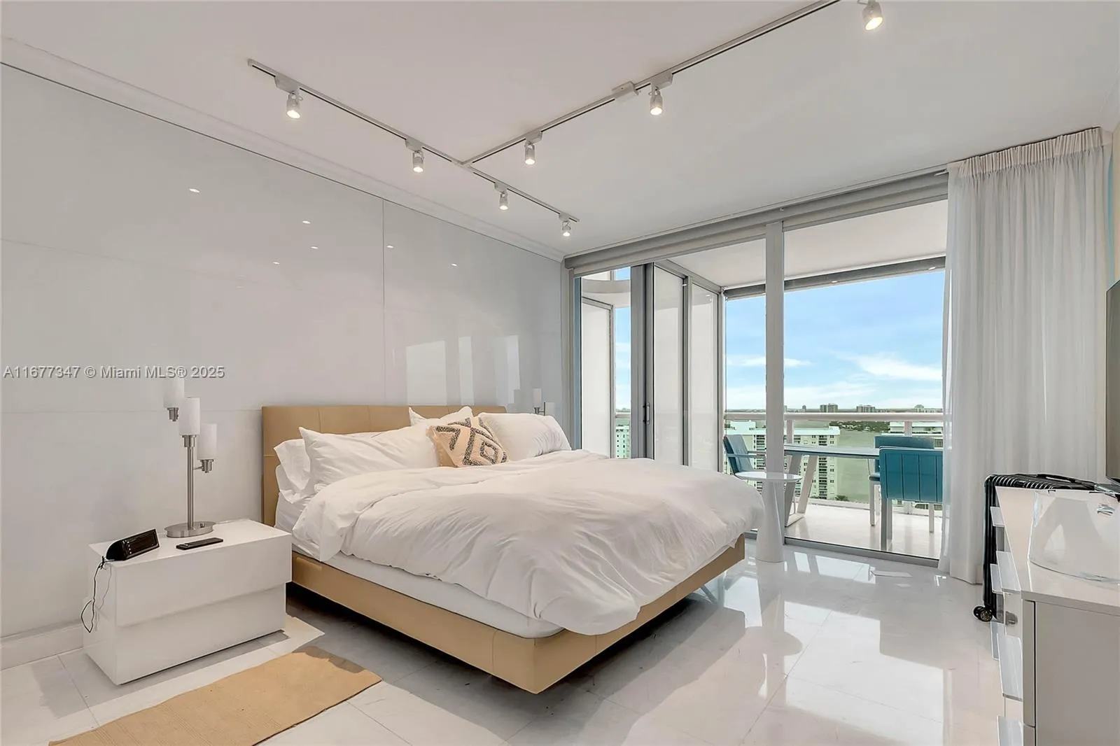Miami Beach, Florida 33141, United States, 2 Bedrooms Bedrooms, ,2 BathroomsBathrooms,Residential,Active,38298
